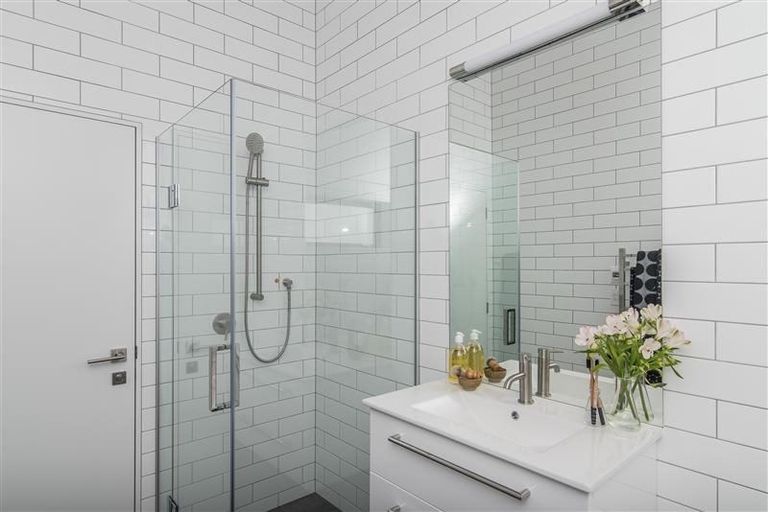 Photo of property in 26/104u Maupuia Road, Maupuia, Wellington, 6022