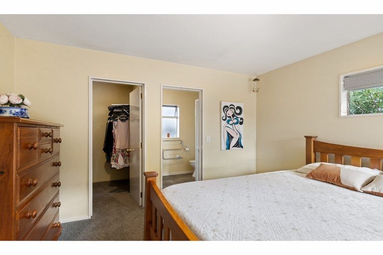 Photo of property in 3 Magnolia Lane, St Albans, Christchurch, 8052