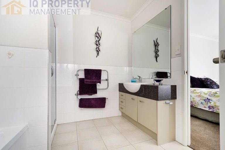 Photo of property in 54 Provence Esplanade, Te Atatu Peninsula, Auckland, 0610