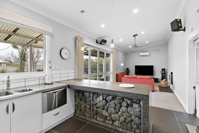 Photo of property in 151 Pembroke Street, Carterton, 5713