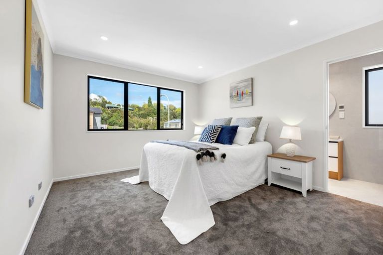 Photo of property in 2 Elevation Street, Flat Bush, Auckland, 2019