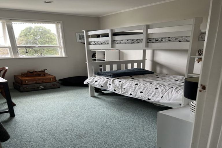 Photo of property in 3 Weatherly Road, Torbay, Auckland, 0630