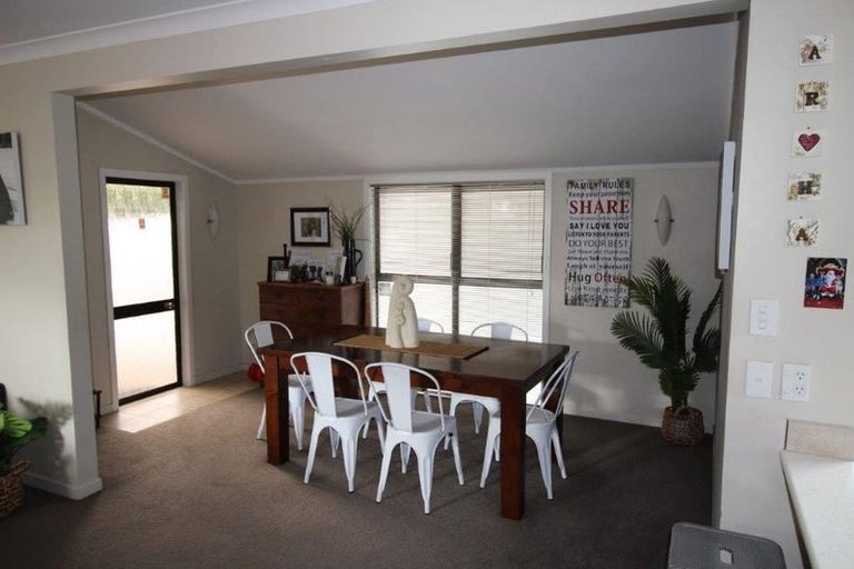 Photo of property in 30 Grove Road, Papakura, 2110