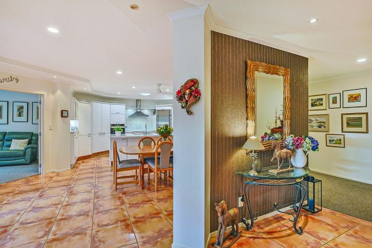 Photo of property in 10 Park Lane, Greenmeadows, Napier, 4112