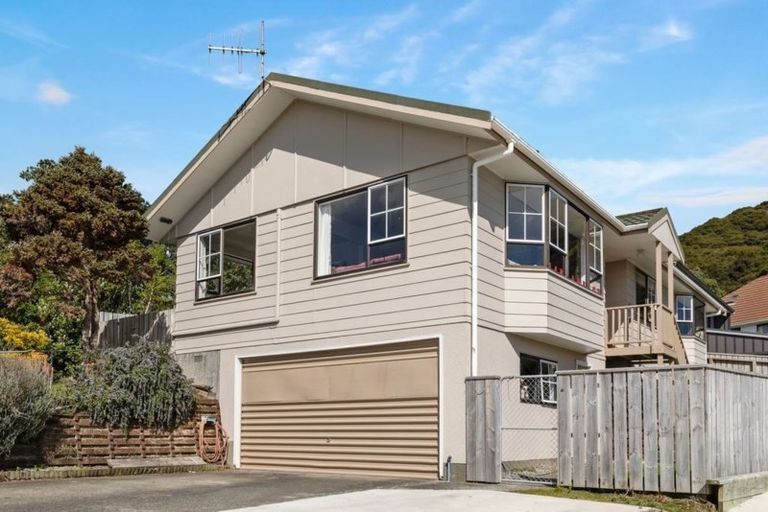 Photo of property in 16 Longitude Place, Whitby, Porirua, 5024