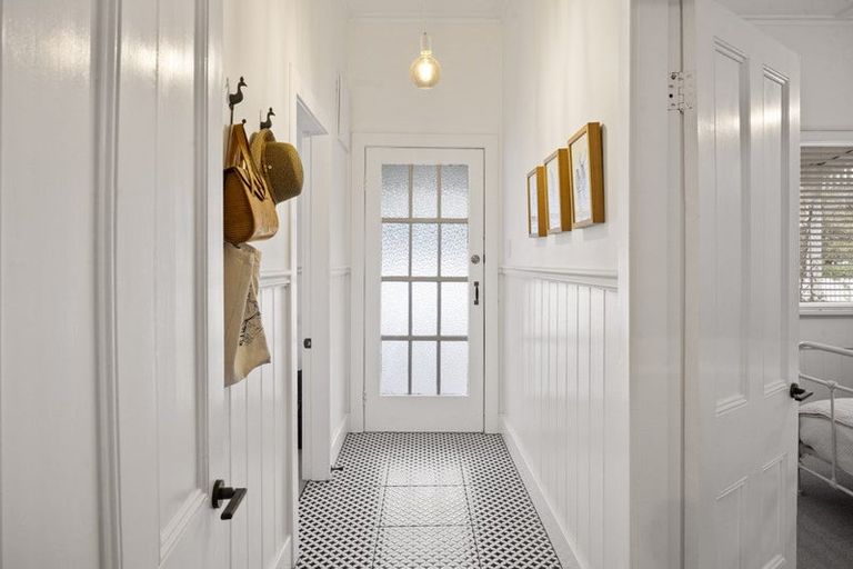 Photo of property in 251a Courtenay Street, Strandon, New Plymouth, 4312