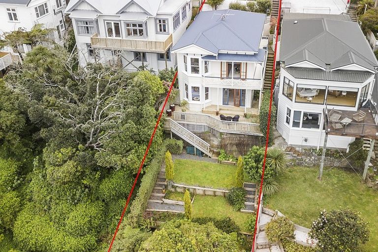 Photo of property in 35 Karepa Street, Brooklyn, Wellington, 6021