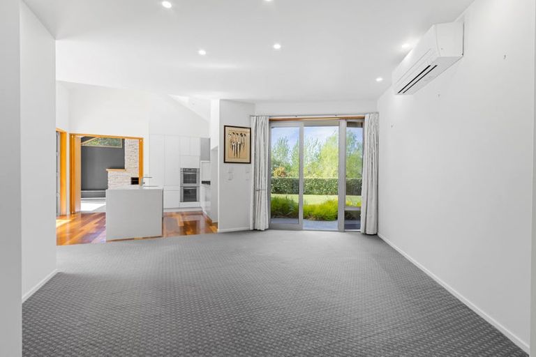 Photo of property in 5 Cameron Drive, Acacia Bay, Taupo, 3385