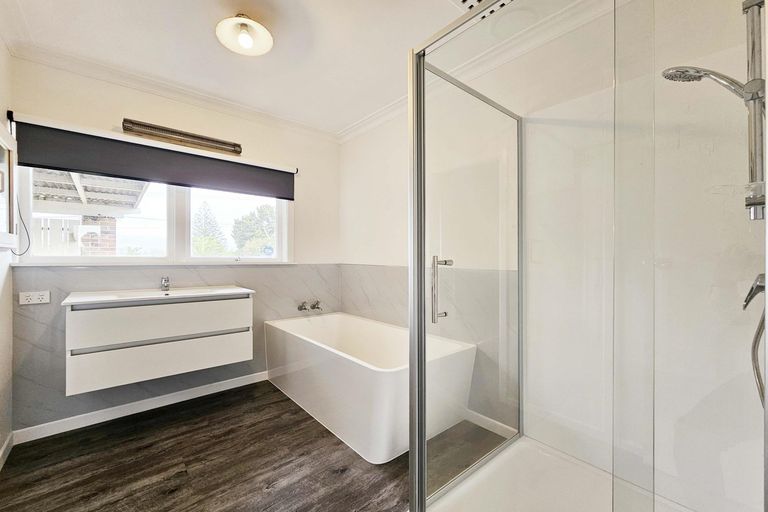 Photo of property in 6 Boundary Road, Clover Park, Auckland, 2019