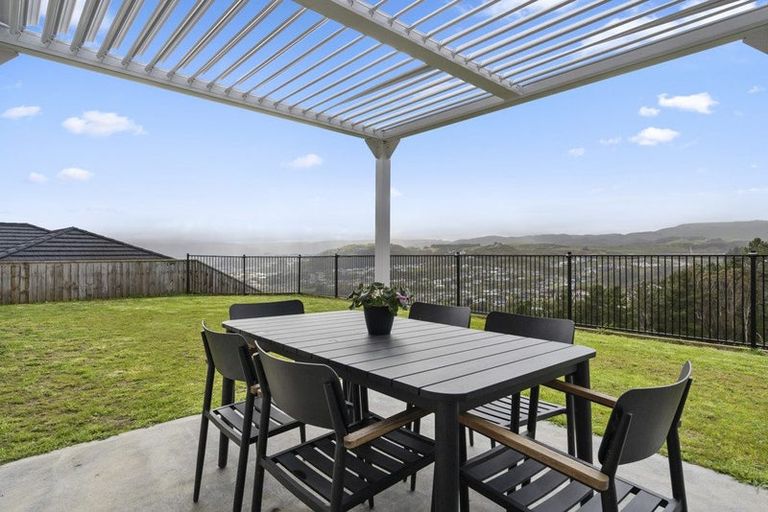 Photo of property in 18 Topsail Way, Whitby, Porirua, 5024