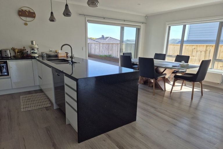 Photo of property in 18 Schooner Drive, Whitby, Porirua, 5024