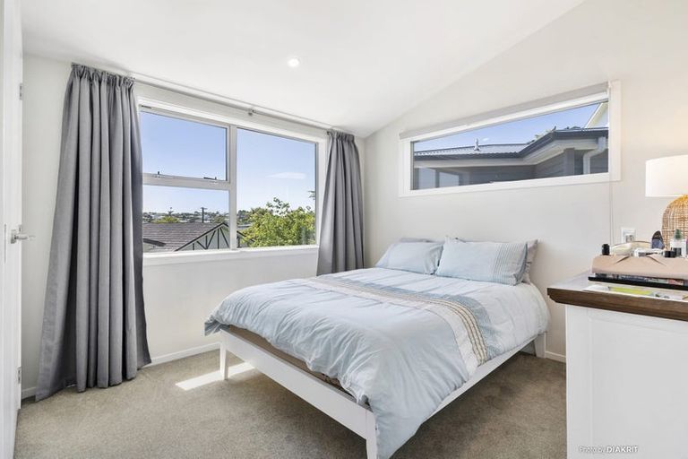 Photo of property in 20u6 Glanmire Road, Newlands, Wellington, 6037