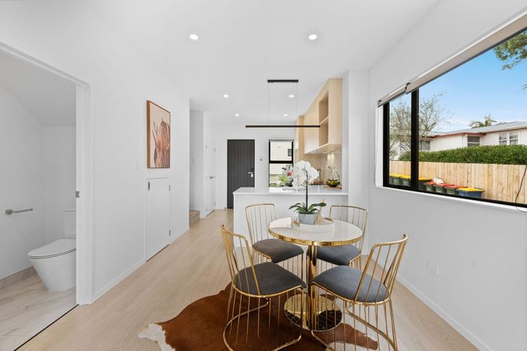 Photo of property in 3/25 Abbotleigh Avenue, Te Atatu Peninsula, Auckland, 0610