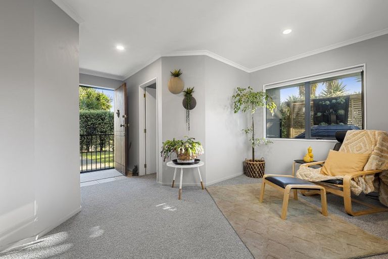 Photo of property in 1 Lysaght Place, Welcome Bay, Tauranga, 3112