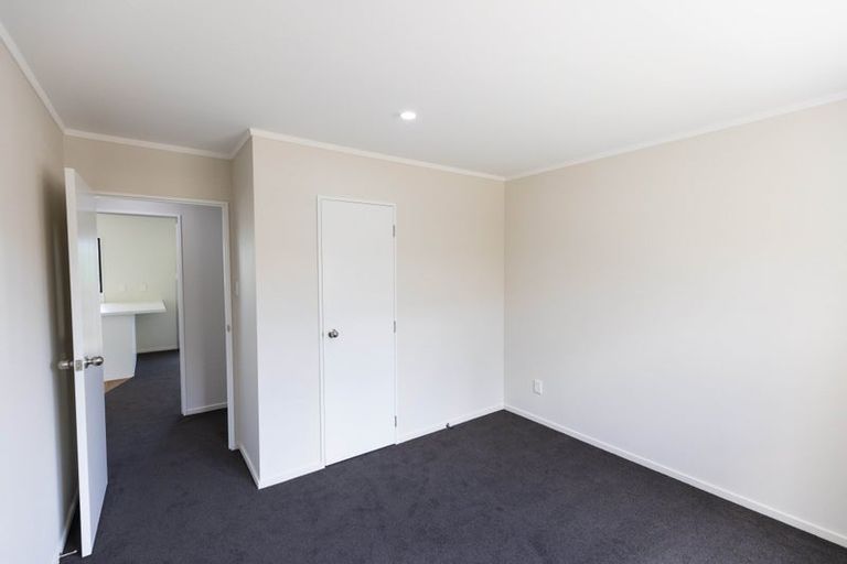 Photo of property in 21 Logan Way, Kelvin Grove, Palmerston North, 4414