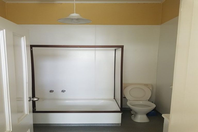 Photo of property in 213 The Parade, Island Bay, Wellington, 6023