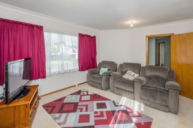 Photo of property in 21 Freyberg Street, Levin, 5510