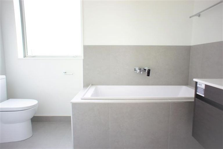 Photo of property in 3 Silvereye Road, Hobsonville, Auckland, 0616