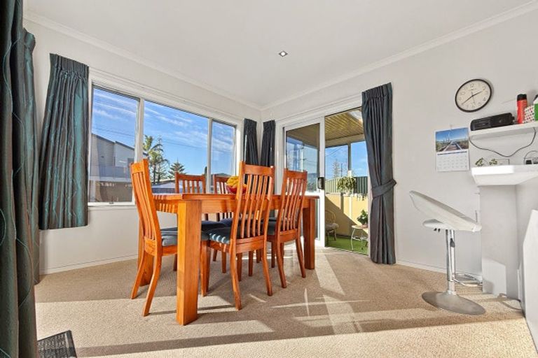 Photo of property in 52 Charles Street, Westshore, Napier, 4110