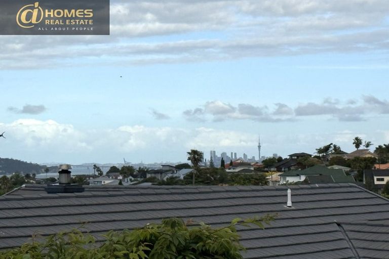 Photo of property in 56 Hogarth Rise, West Harbour, Auckland, 0618