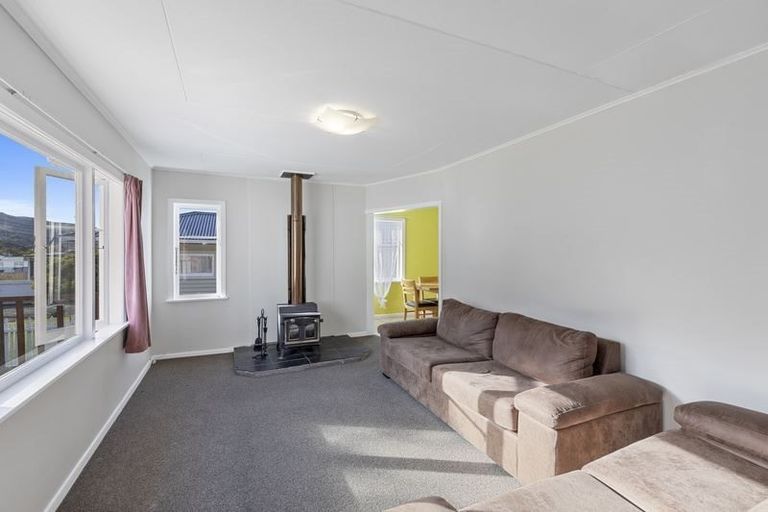 Photo of property in 15 Kowhai Street, Wainuiomata, Lower Hutt, 5014