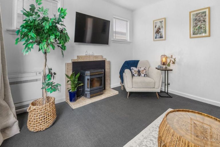 Photo of property in 1/130 Springs Road, Hornby, Christchurch, 8042