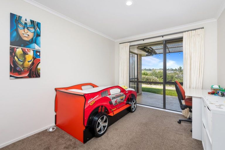 Photo of property in 72 Kittiwake Drive, Schnapper Rock, Auckland, 0632