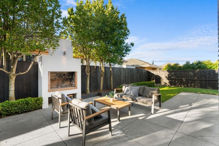 Photo of property in 16 Riverbank Road, Northwood, Christchurch, 8051