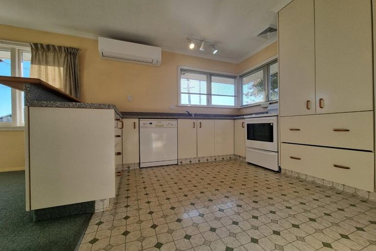 Photo of property in 12 Clouston Street, Saint Martins, Christchurch, 8022