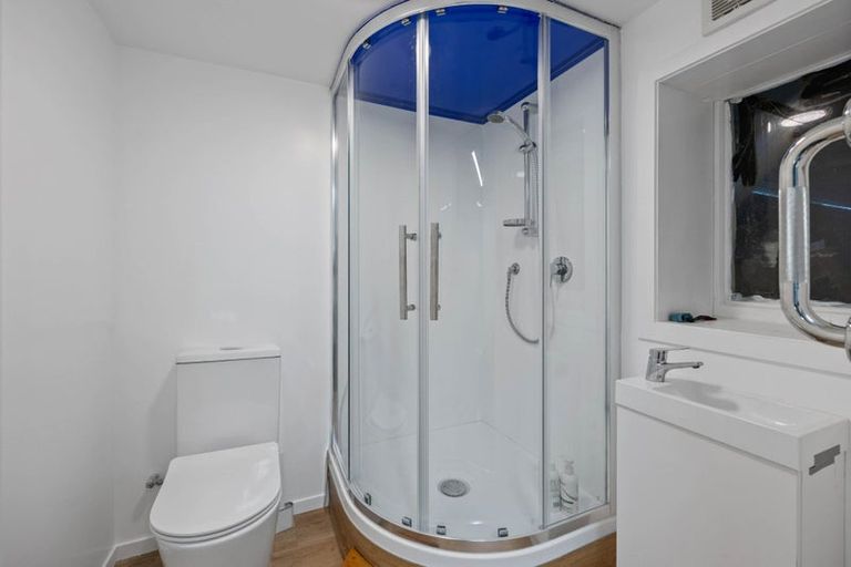 Photo of property in 6 Kerry Dell, Cockle Bay, Auckland, 2014