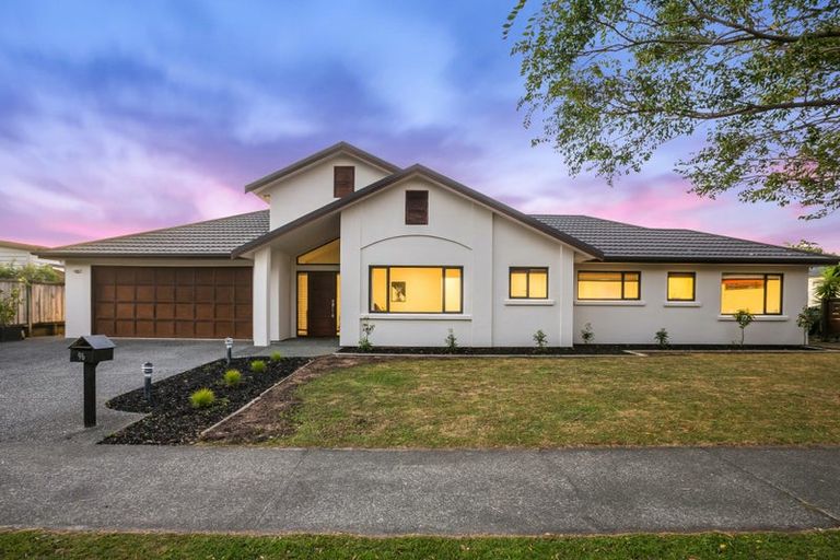 Photo of property in 96 Navigation Drive, Whitby, Porirua, 5024