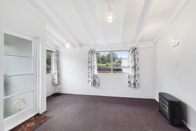 Photo of property in 24/125u Queens Drive, Lyall Bay, Wellington, 6022