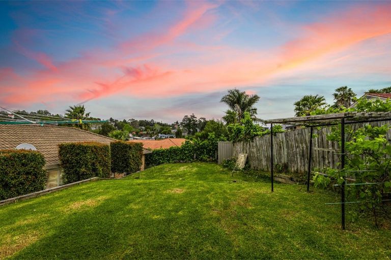 Photo of property in 29 Killygordon Place, Massey, Auckland, 0614