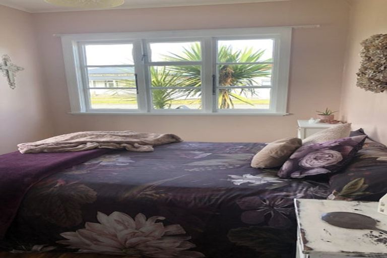 Photo of property in 25 Cobden Street, Westport, 7825