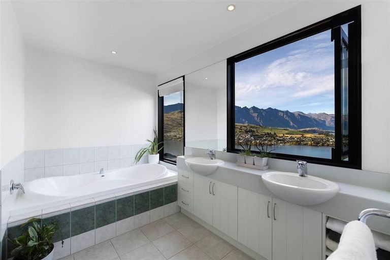 Photo of property in 94 Hensman Road, Queenstown, 9300