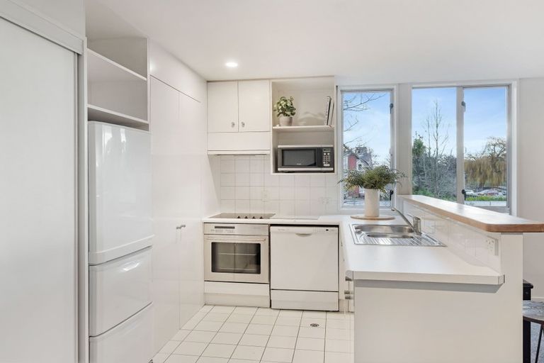 Photo of property in 18/15 Peterborough Street, Christchurch Central, Christchurch, 8013