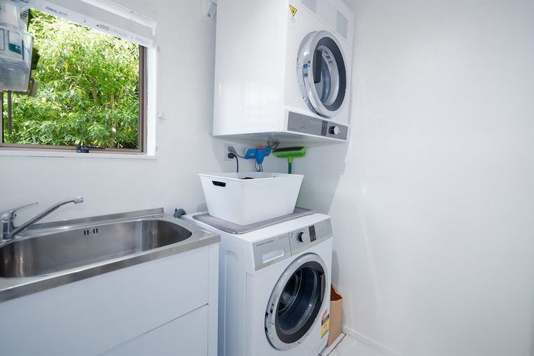 Photo of property in 6 Puketiro Place, Paihia, 0200