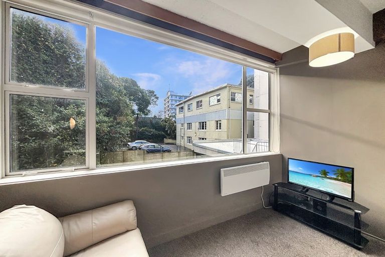 Photo of property in Sharella Living, 20 Glenmore Street, Thorndon, Wellington, 6011