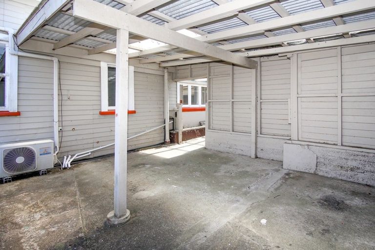 Photo of property in 23 Pakington Street, Westport, 7825