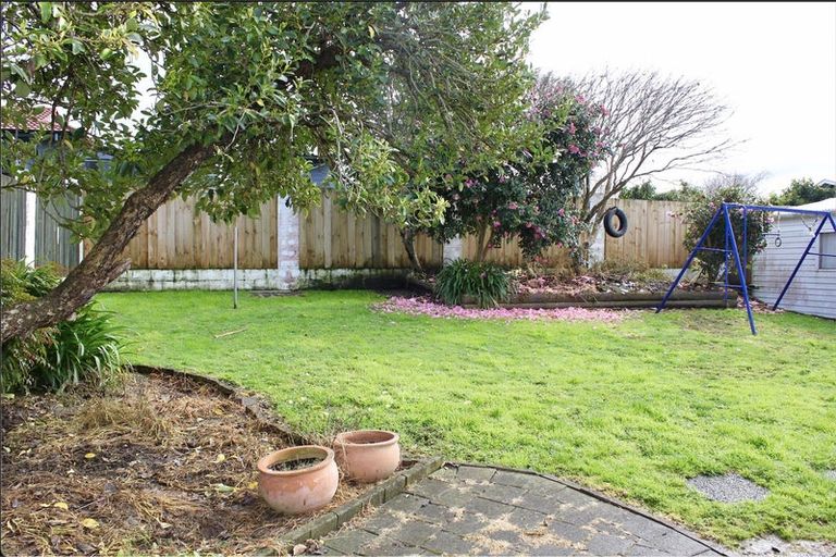 Photo of property in 68 Hyperion Drive, Randwick Park, Auckland, 2105