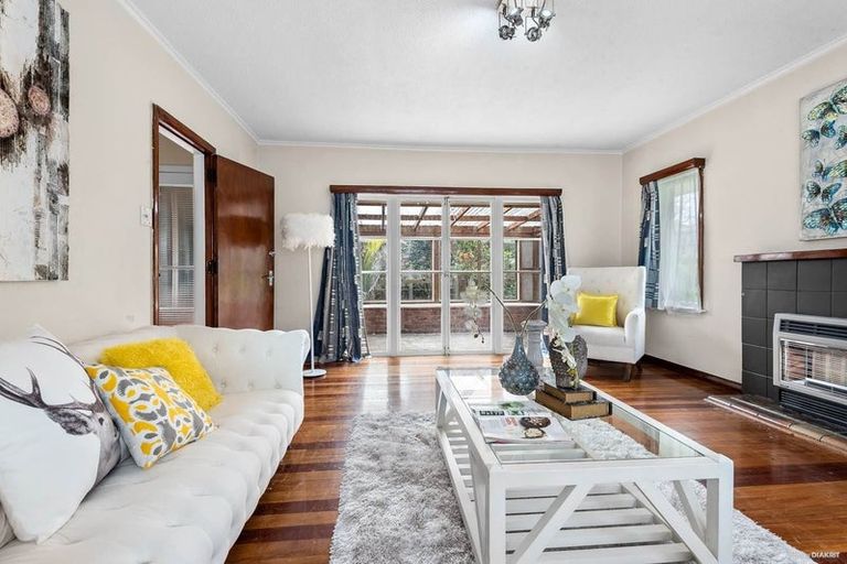 Photo of property in 101 Hutchinson Avenue, New Lynn, Auckland, 0600