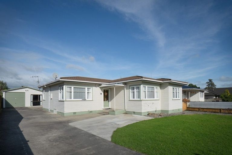 Photo of property in 6 Belvedere Crescent, Takaro, Palmerston North, 4412