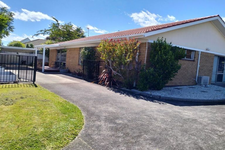 Photo of property in 16a Manse Road, Pahurehure, Papakura, 2113
