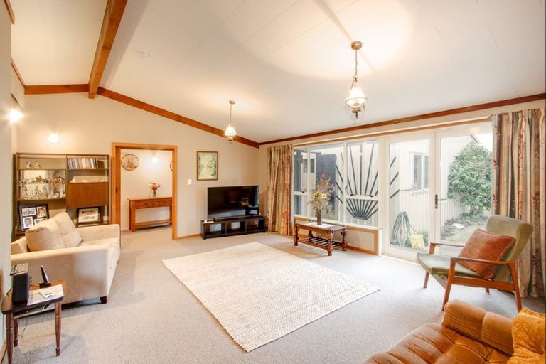 Photo of property in 129 Gloucester Street, Taradale, Napier, 4112