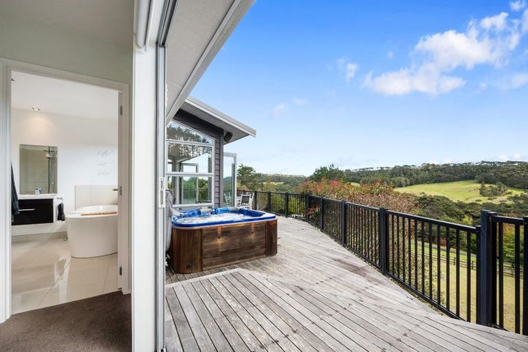 Photo of property in 1355 Old North Road, Helensville, 0875