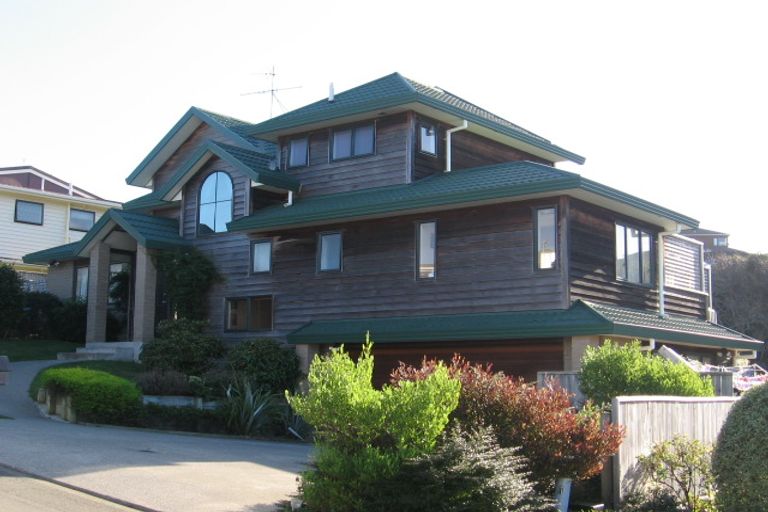 Photo of property in 5 Wantwood Grove, Churton Park, Wellington, 6037