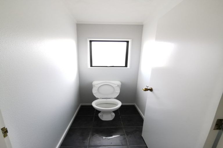 Photo of property in 87 Hillcrest Drive, Kelvin Grove, Palmerston North, 4414