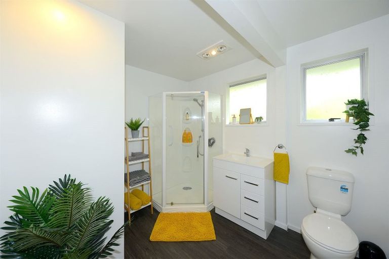 Photo of property in 2/5 Frome Place, St Albans, Christchurch, 8052