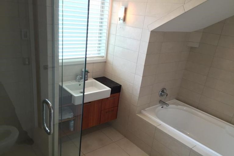 Photo of property in 47 Spinnaker Drive, Te Atatu Peninsula, Auckland, 0610