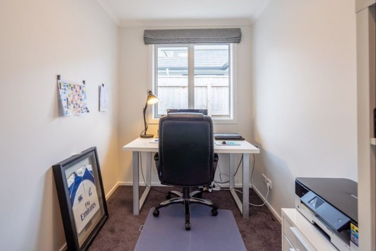 Photo of property in 9 Mahia Lane, Waikanae, 5036